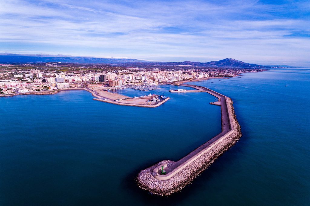 filamciones aereas con drone, eventos al aire libre y en espacios cerrados, fotografia aerea, piloto de dron profesional, videos corporativos con drone, camara 4k, servicio con drones, zona de actuacion castellon, tarragona,valencia, vinaros, presupuestos, colaboracion fotografos