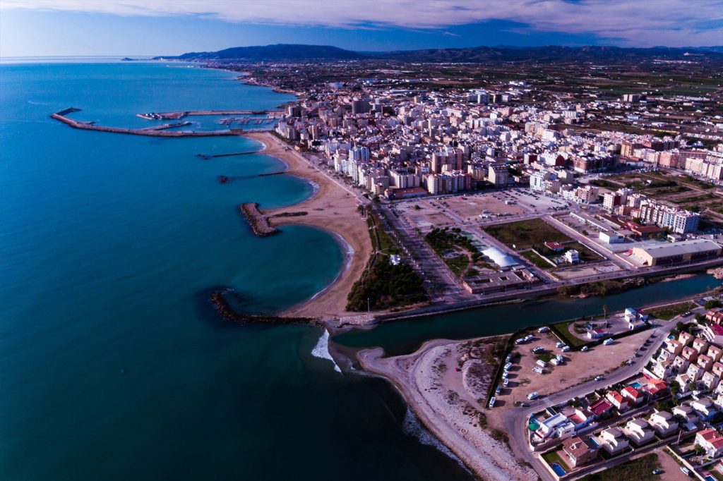 filamciones aereas con drone, eventos al aire libre y en espacios cerrados, fotografia aerea, piloto de dron profesional, videos corporativos con drone, camara 4k, servicio con drones, zona de actuacion castellon, tarragona,valencia, vinaros, presupuestos, colaboracion fotografos