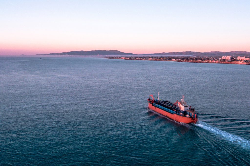 filamciones aereas con drone, eventos al aire libre y en espacios cerrados, fotografia aerea, piloto de dron profesional, videos corporativos con drone, camara 4k, servicio con drones, zona de actuacion castellon, tarragona,valencia, vinaros, presupuestos, colaboracion fotografos